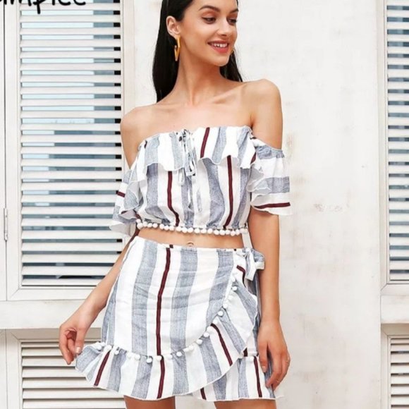 Pom Pom Coquette Set - Picture 9 of 16